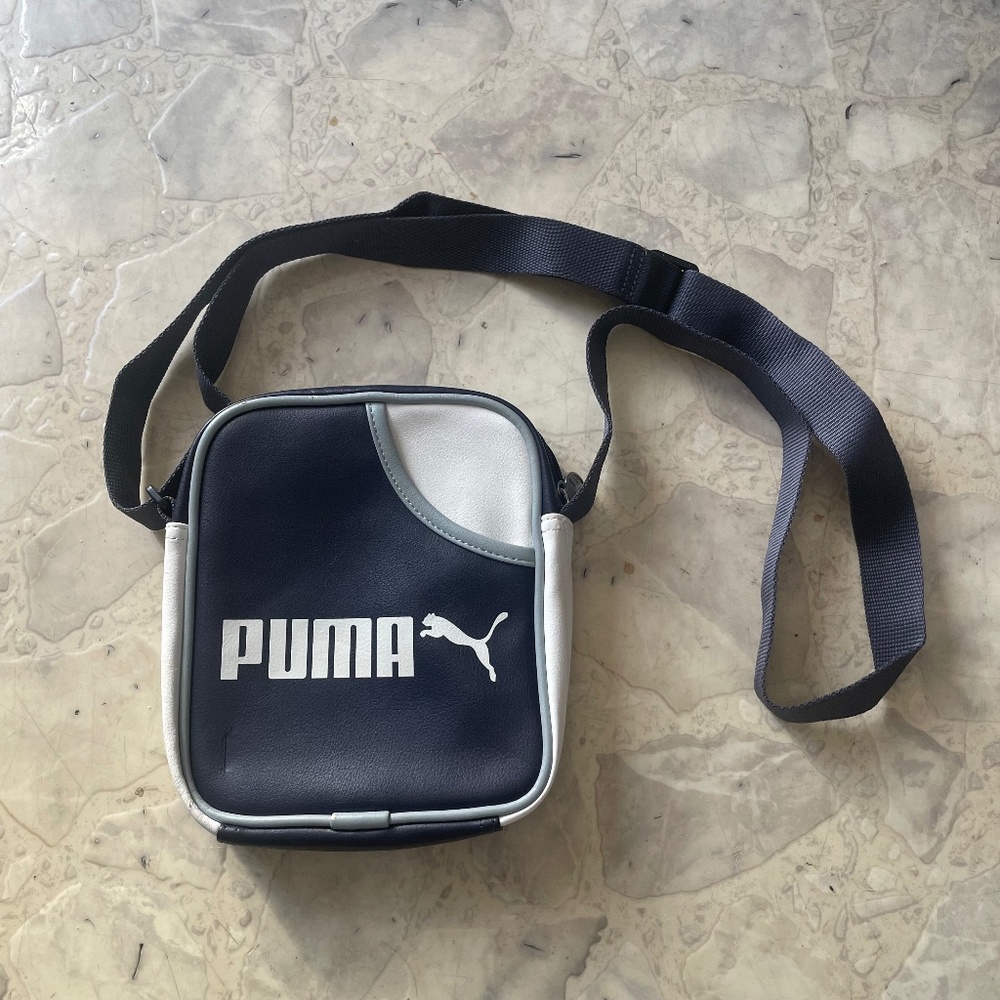 PUMA Vintage Retro Messenger Bag